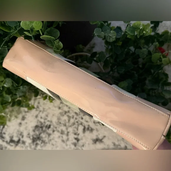 Gucci Canvas Tote Bag – Beige & Black Stripe with Gold Logo - Picture 5 of 15